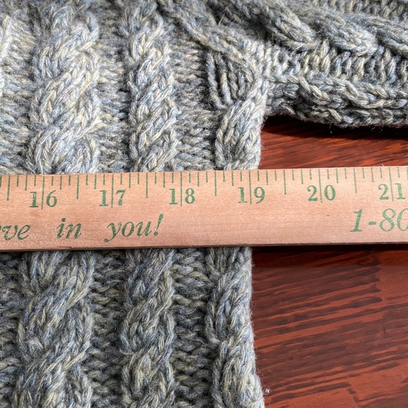 Vintage Ralph Lauren Green Cable Knit Sweater with Red Floral Design Size Lg - Picture 7 of 8